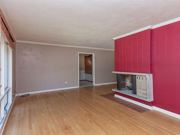 3rd image of 1333 Hertz Dr SE