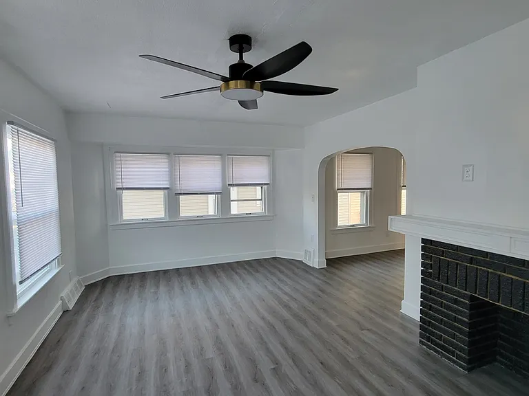 1274 W 89th St #2 — Photo 17