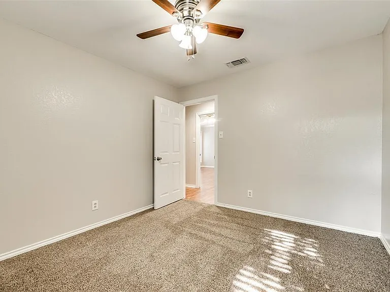 6108 Paradise Dr — Photo 8