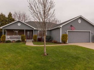 2224 SE Aspen Ct, Topeka, KS 66605