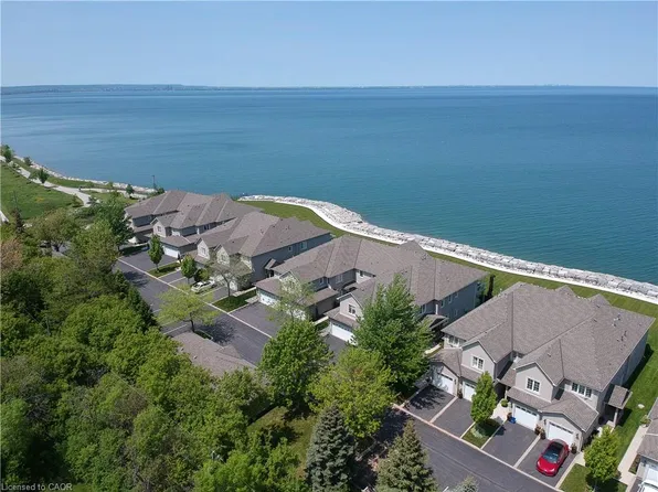 484 Millen Rd #7, Hamilton, ON L8E 6G4