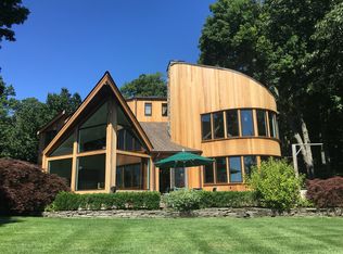 40 Byram Bay Rd, Hopatcong, NJ 07843