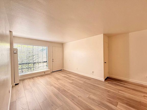 2nd image of 1001-1015 Calla Ave #1001