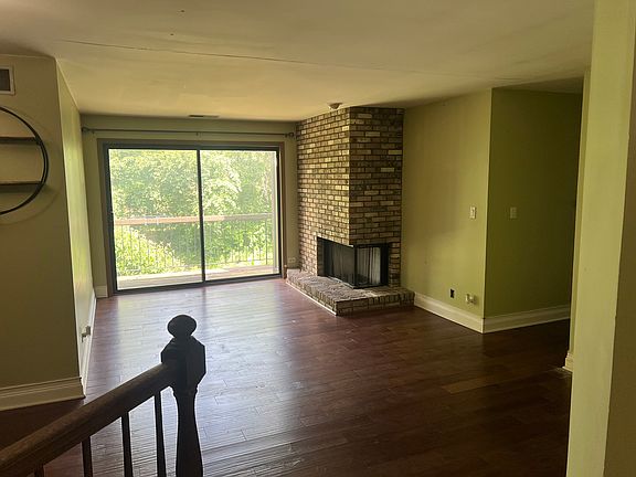 4th image of 23 Creekside Cir APT D