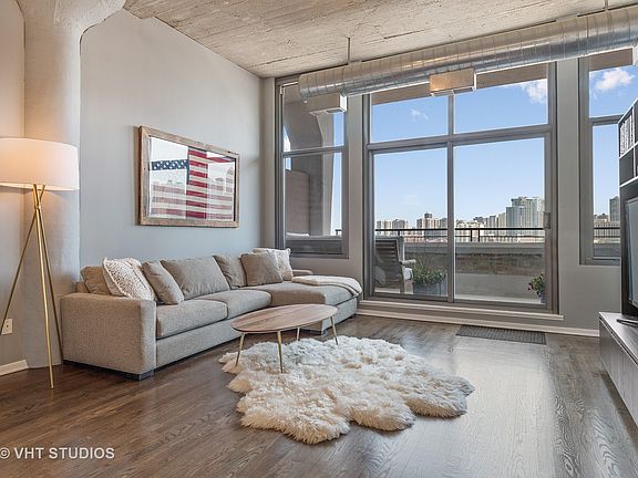 4th image of 900 N Kingsbury St APT 864