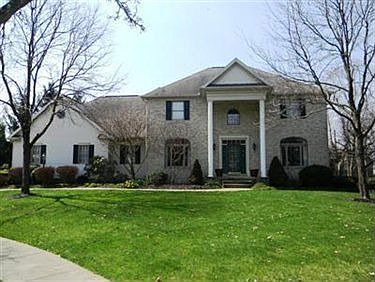 1st image of 905 Bentwood Cir