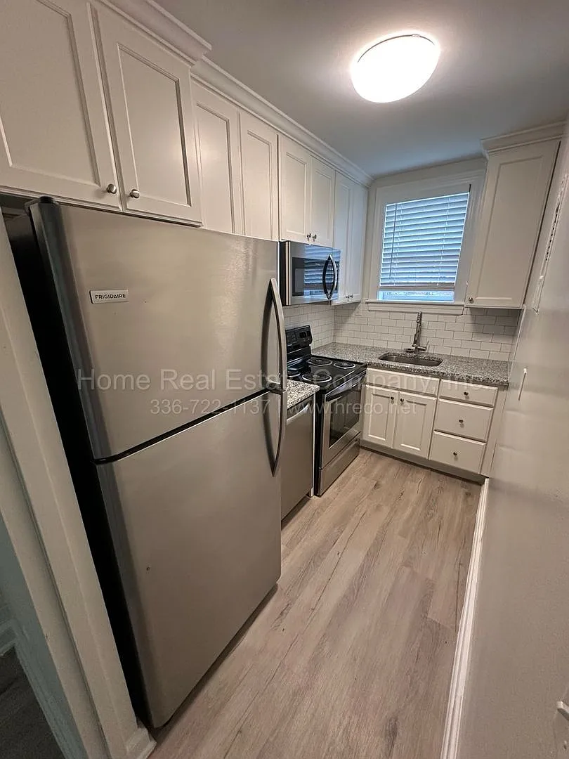 805 W End Blvd — Photo 2