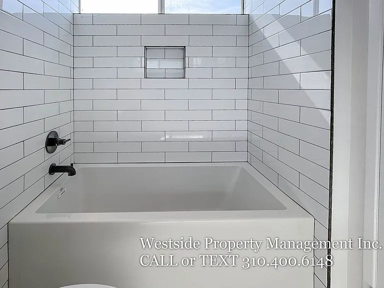 3710 Midvale Ave — Photo 15