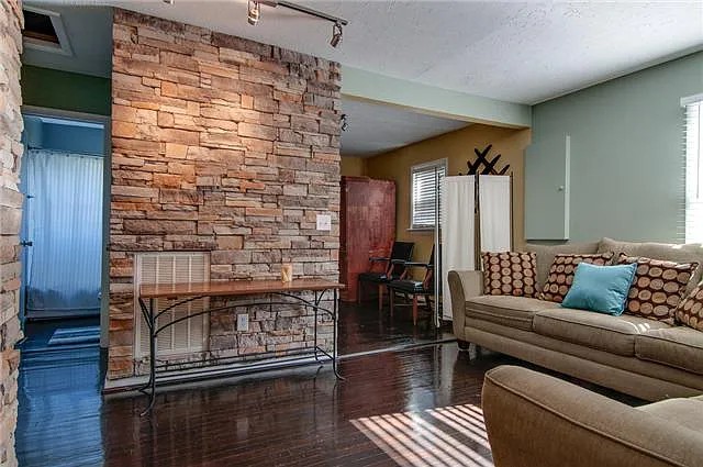 2 bed, 672 sqft, $1,495 — Photo 3