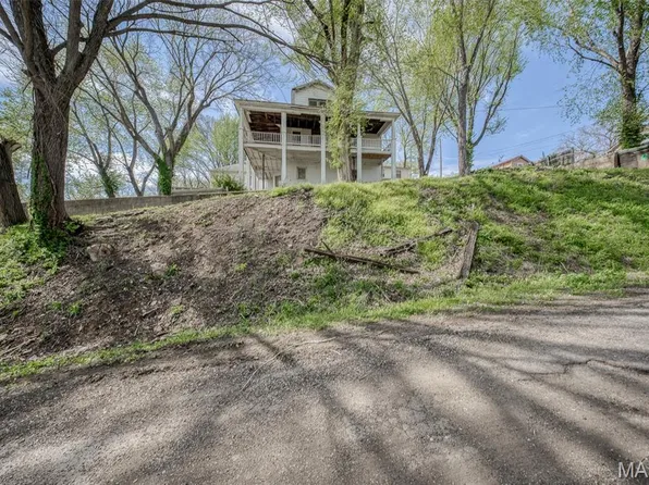 131 W 2nd St, Newburg, MO 65550