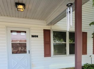 7512 Camp Okee Dr, Gloucester Pt, VA 23062