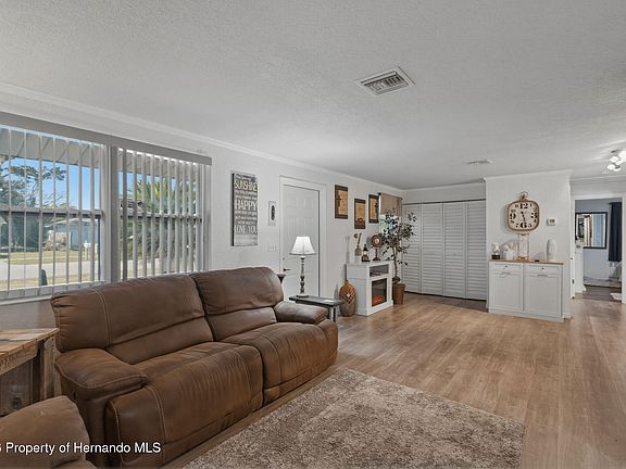 5th image of 9381 Rosa St