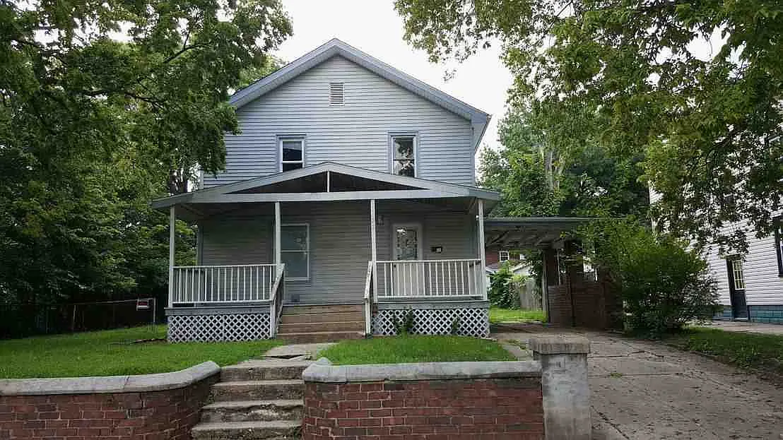 1022 S 4th St photo 1
