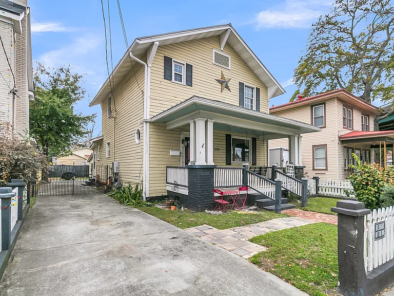 1195 King St — Photo 3