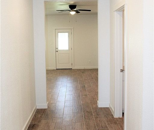 2nd image of 1522 Sideoats Ln