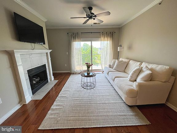 3rd image of 19627 Galway Bay Cir APT 401