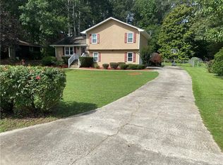2347 Autumn Dr, Snellville, GA