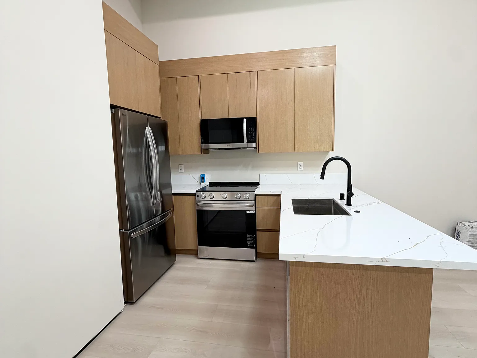 2 bed, $3,750 — Photo 4
