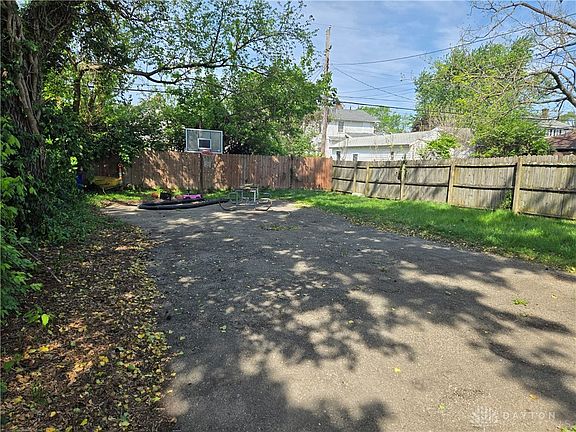 5th image of 355 Elmhurst Rd
