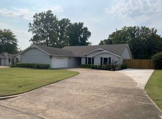 2225 Robin Ln, Muskogee, OK 74403