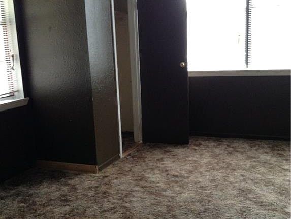 3rd image of 504 East St