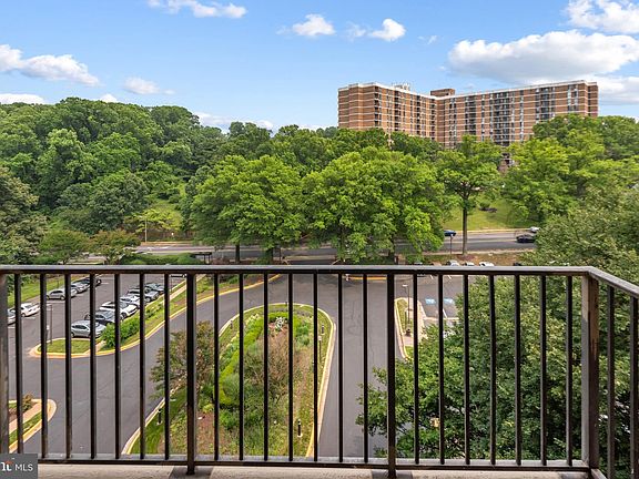 4th image of 2300 Pimmit Dr APT 812