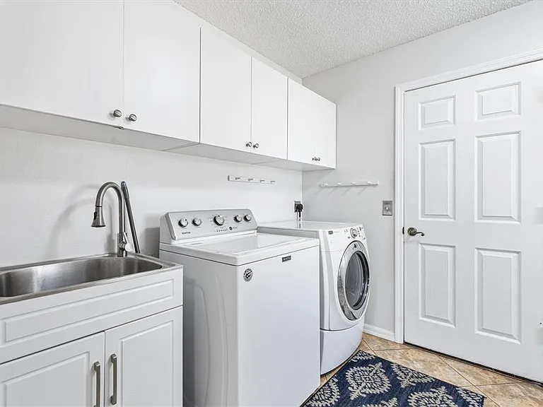 1505 Doria Ln — Photo 25