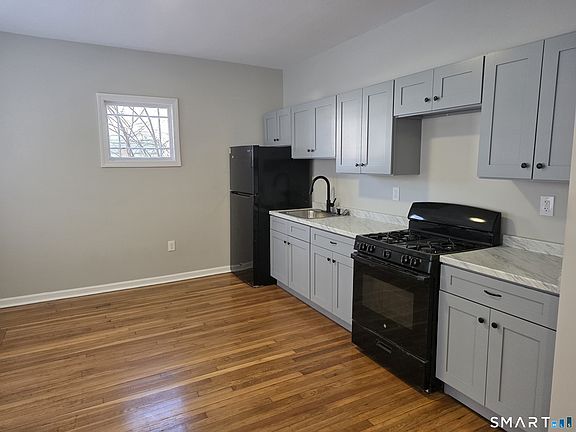 3rd image of 248 Bassett St