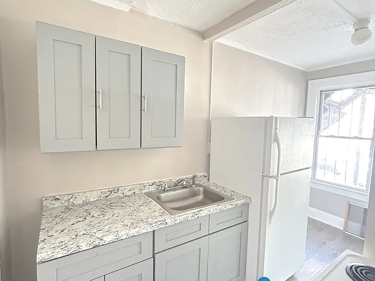 911 Asylum Ave #A8 — Photo 1
