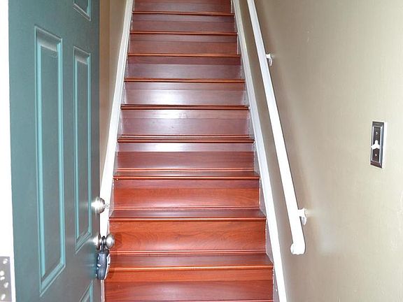 3rd image of 3750 Clarendon Ave #231