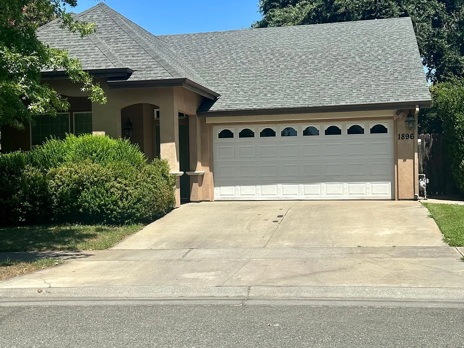 1896 Autumn Hill Ln — Photo 2
