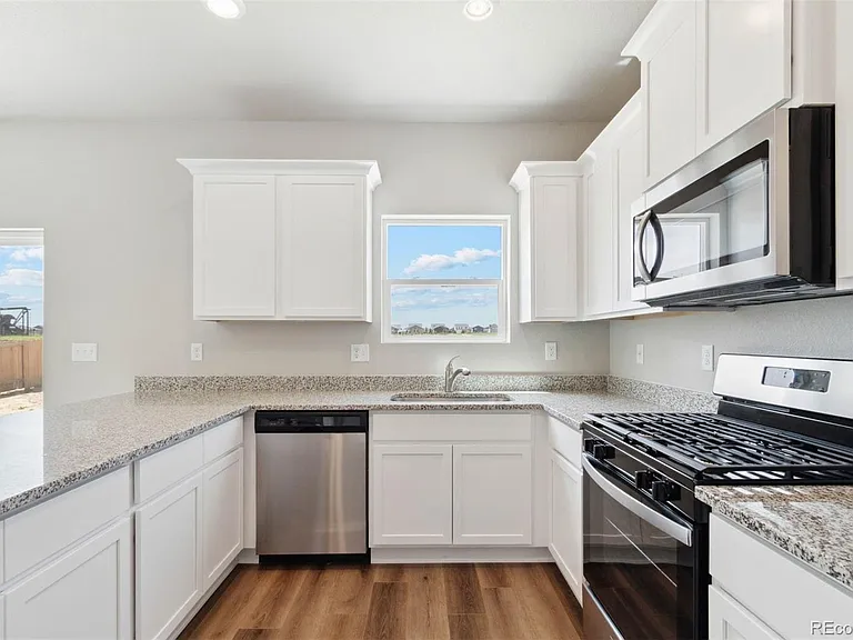7415 E Big Thompson Cir — Photo 3