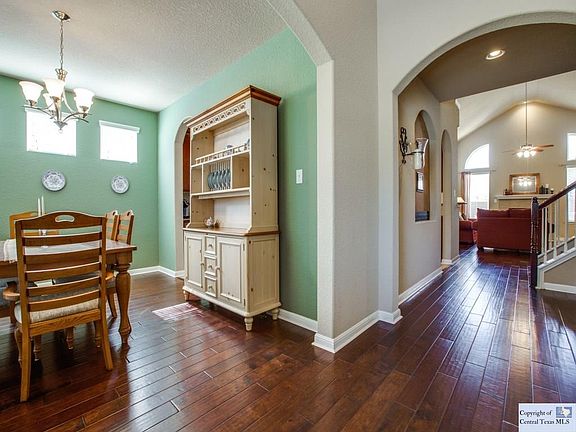 3rd image of 509 Oakmont Way