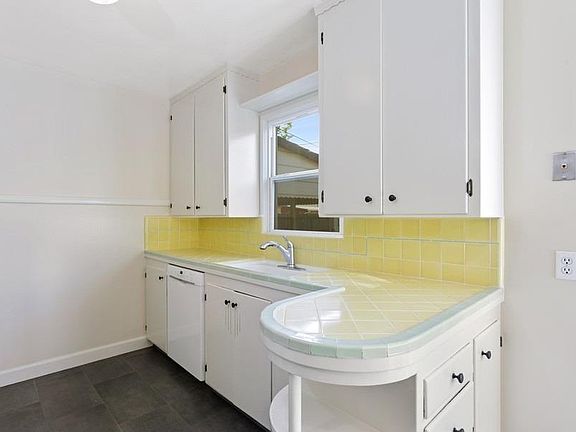 4th image of 5220 Harte Way