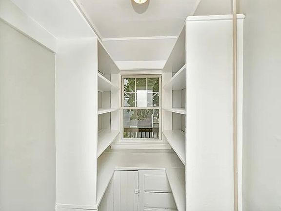 5th image of 559 Adams St #2