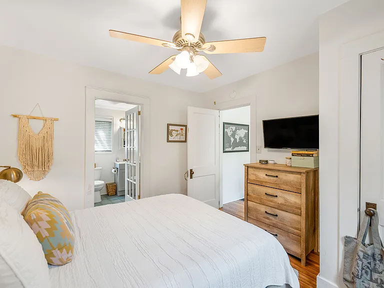 26 Warwick Rd — Photo 1