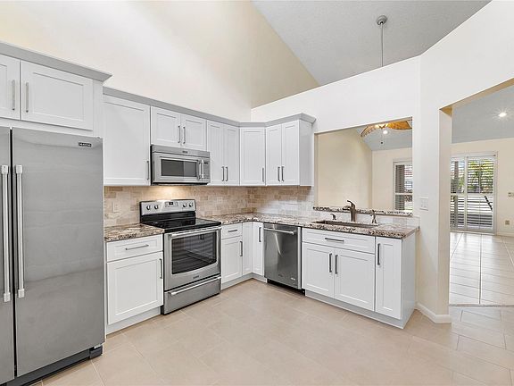 2nd image of 10459 Lake Vista Circle #10459