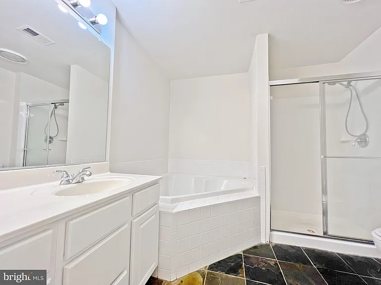 8118 Rainwater Cir — Photo 22