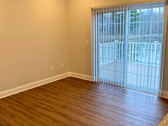 4th image of 150 Eastpointe Dr