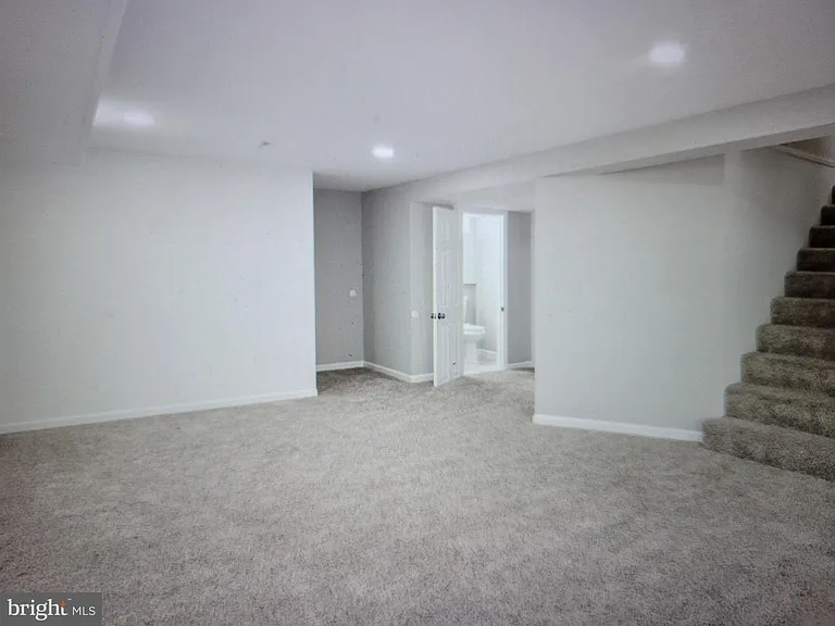 10404 Insley St — Photo 11