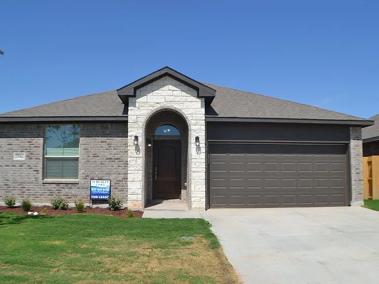 7541 Orion Rd — Photo 1