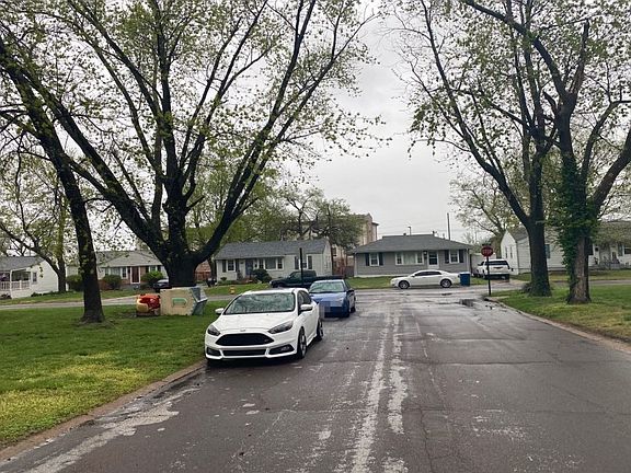 4th image of 4448 Lindscott Ave
