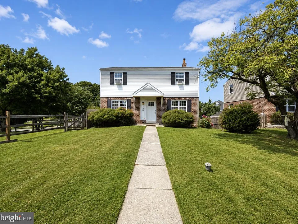 256 W Beidler Rd