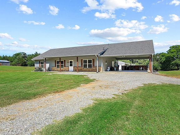 2nd image of 2658 Oak Ridge Rd