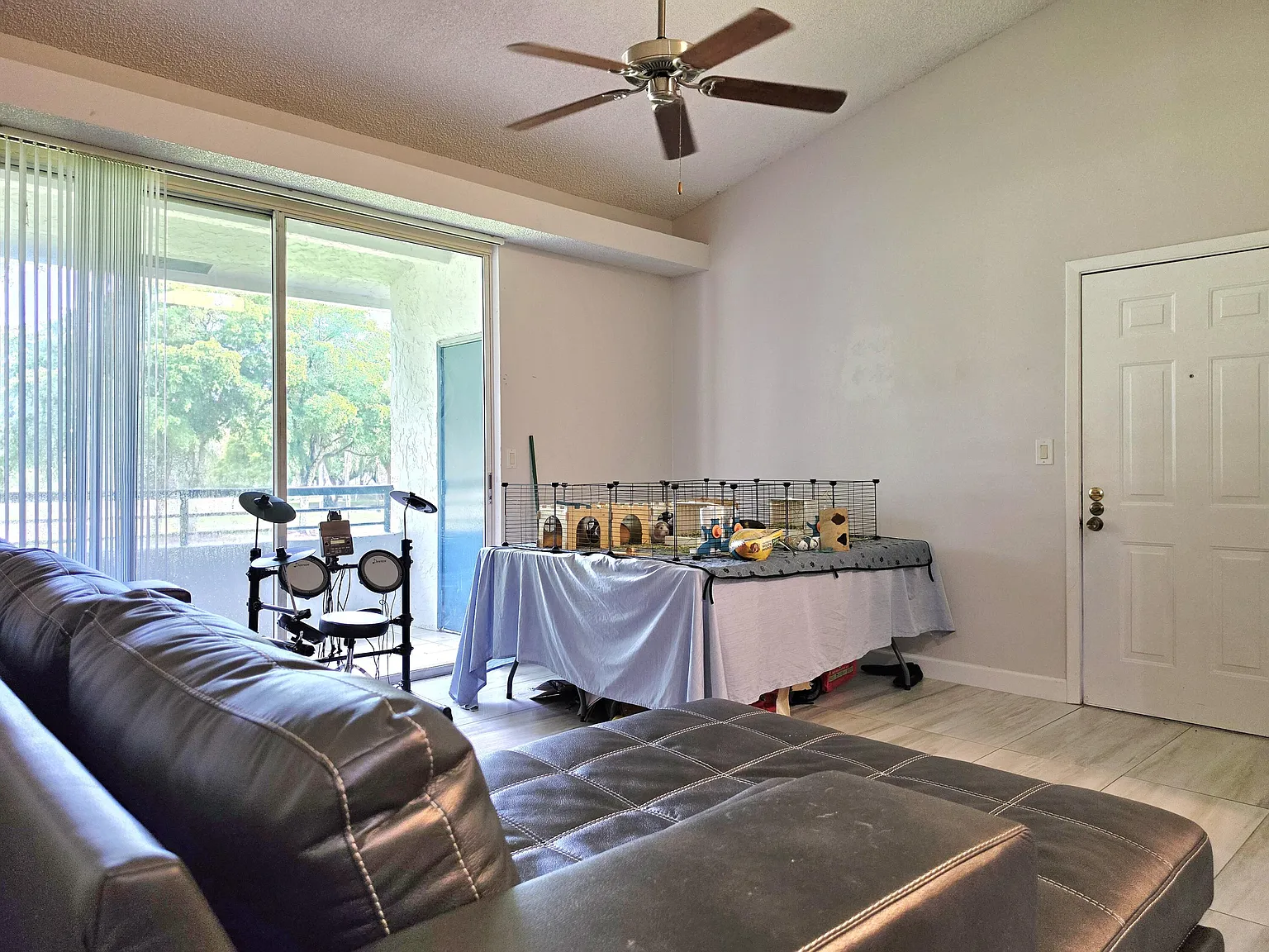1 bed, 1.0 bath, 620 sqft, $1,750 — Photo 3