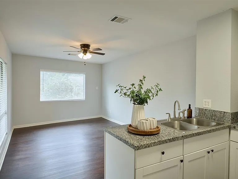 51 Harbour Ln #55 — Photo 7