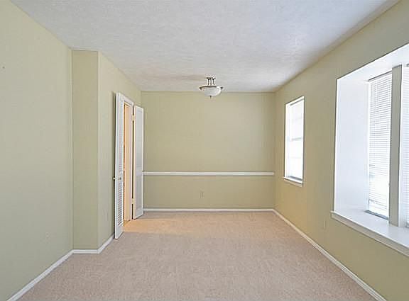 2nd image of 2838 Maydelle Ln
