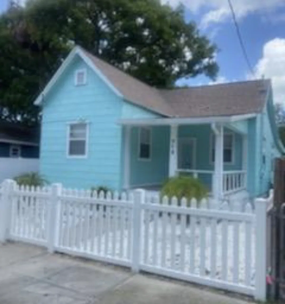 3 bed, 1400 sqft, $1,800 — Photo 1