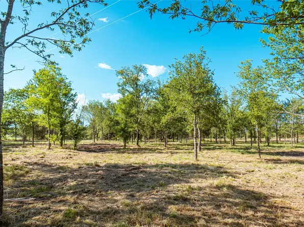 2 County Road 297, Gainesville, TX 76240