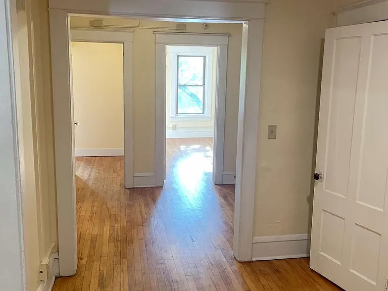 6 1/2-1/2 N Winooski Ave #14 — Photo 3